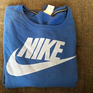 Women’s small Nike crewneck sweatshirt